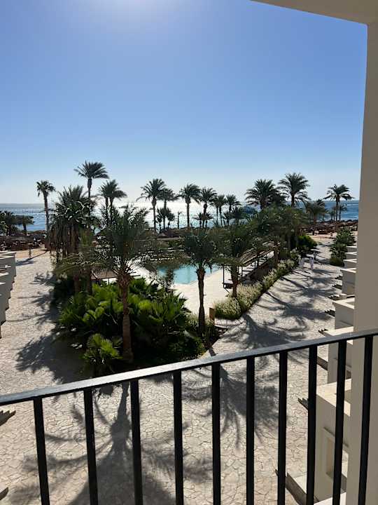 Zimmer Serry Beach Resort