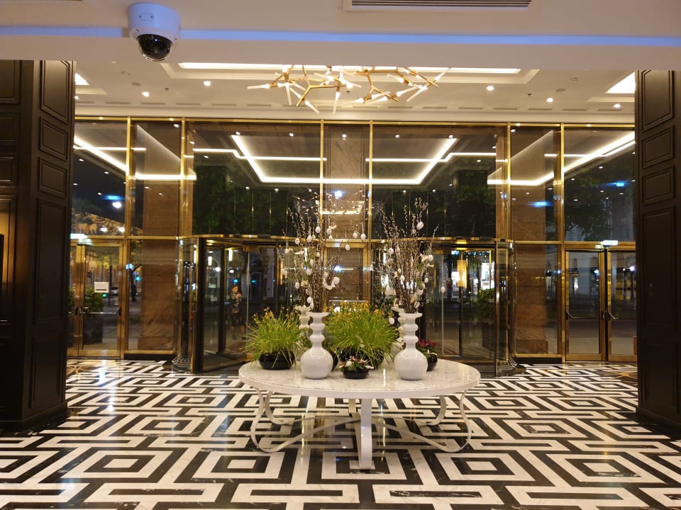 Lobby Hilton Vienna Plaza