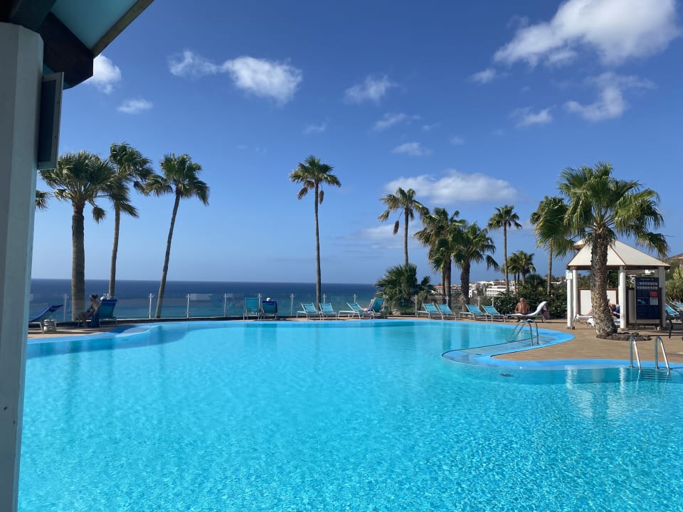 Pool ROBINSON ESQUINZO PLAYA