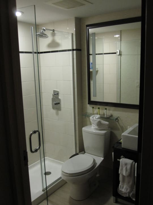 Bad DoubleTree Hotel by Hilton New York City- Financial District