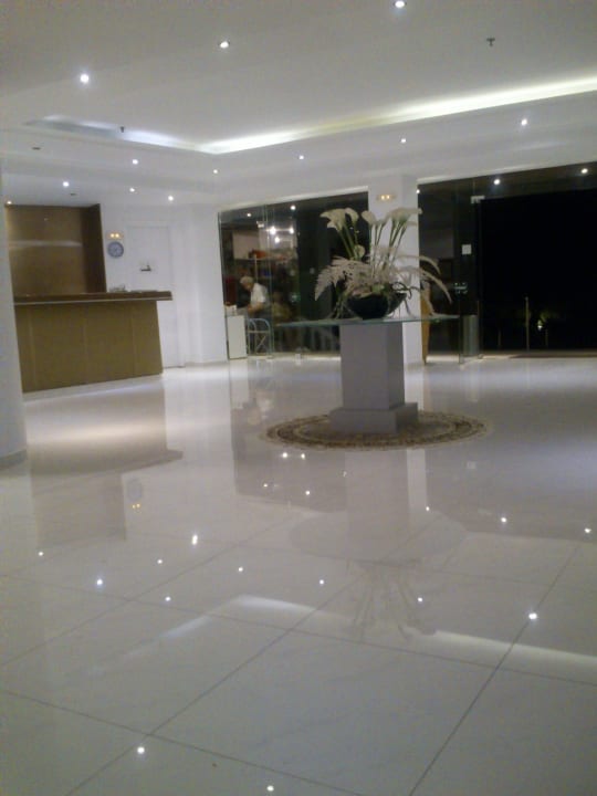 Lobby und Rezeption Sivila Hotel