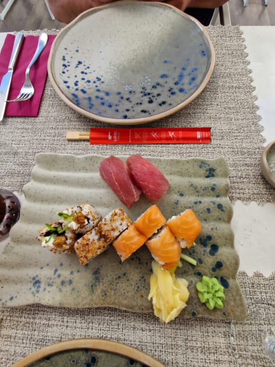 Gastro Acanthus Cennet Barut Collection