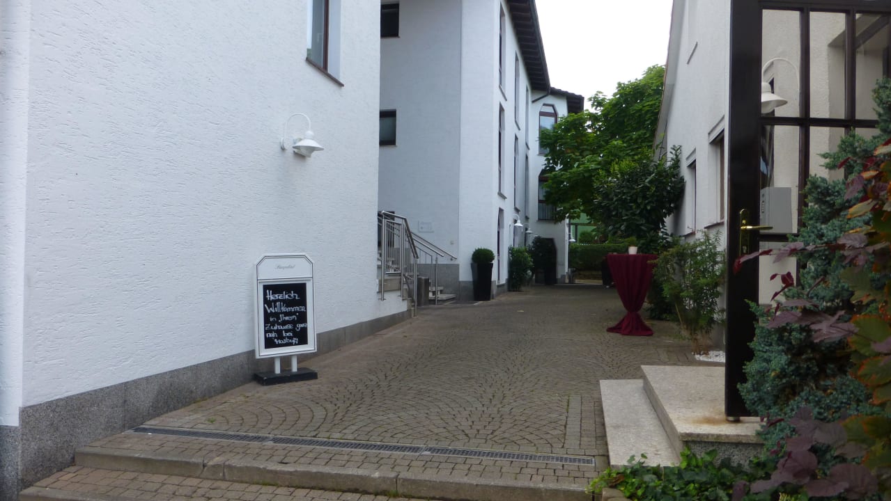 Eingang zum Hof Hotel Stümpelstal