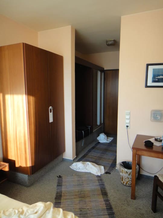 Blick von Schlafbereich zur Dusche Zimmer Nr. 411 Donauhotel Neu-Ulm