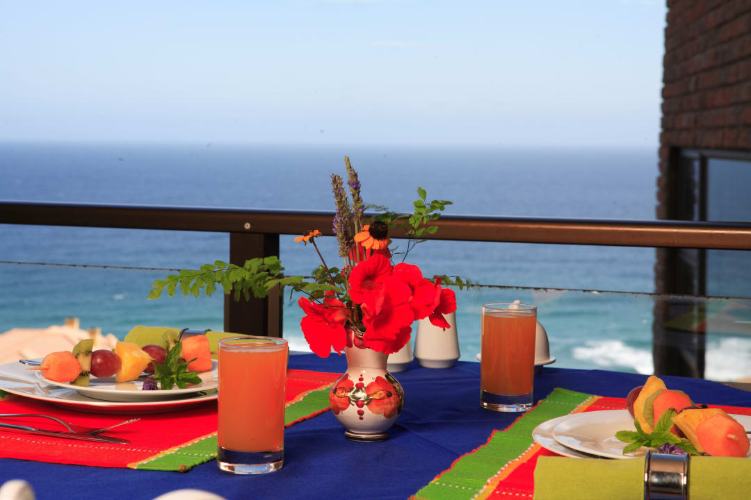 Fruehstueck mit Blick aufs Meer B&B Lilies & Leopards