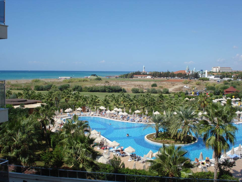 Blick von unserem Balkon (2. Etage) Seaden Sea World Resort & Spa