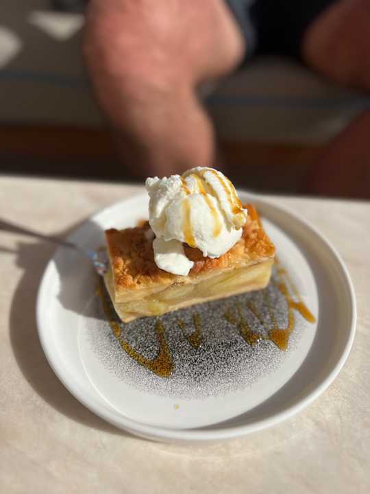 Gastro Crystal Springs Beach Hotel