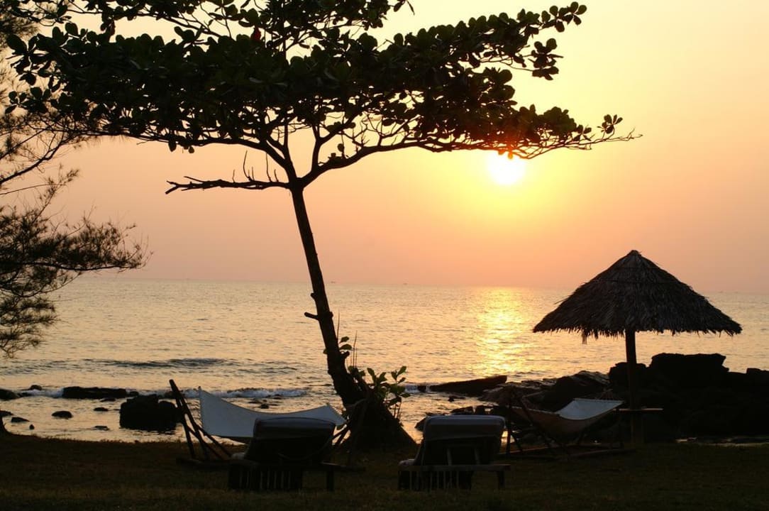 Sonnenuntergang am Strand des Mango Bay Resorts Hotel Mango Bay Resort