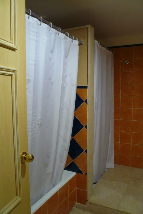 Badezimmer  Grupotel Macarella Suites and Spa