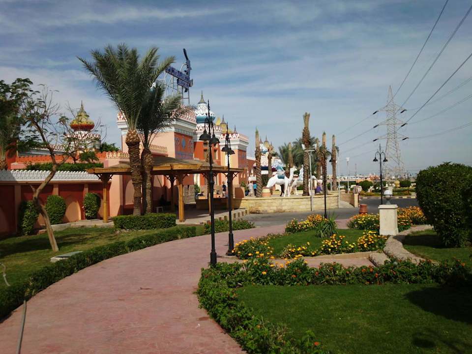 Außenansicht mit Garten Pickalbatros Alf Leila Wa Leila Resort - Neverland Hurghada