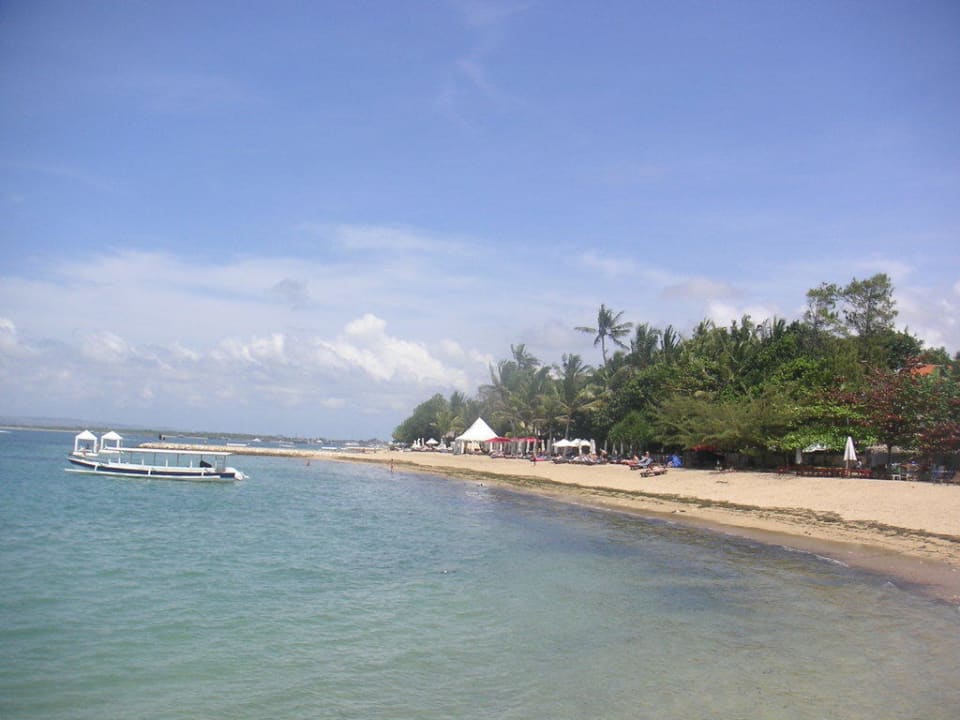 Strand bei Flut Puri Santrian