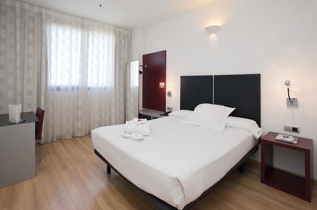 Habitación Estándar matrimonio Ilunion Aqua 3