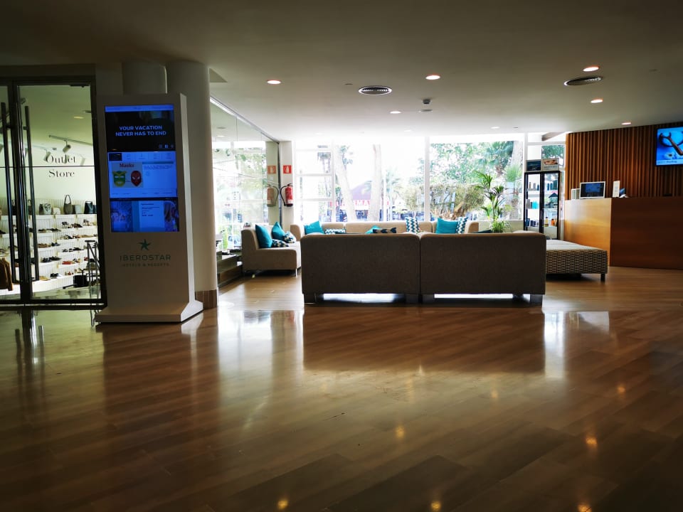 Lobby Iberostar Waves Playa de Muro