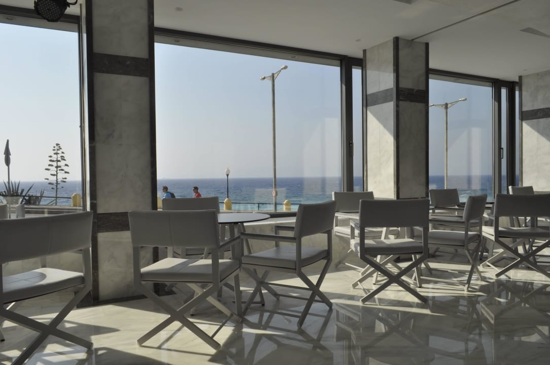 Hotel w środku Rhodos Horizon Resort