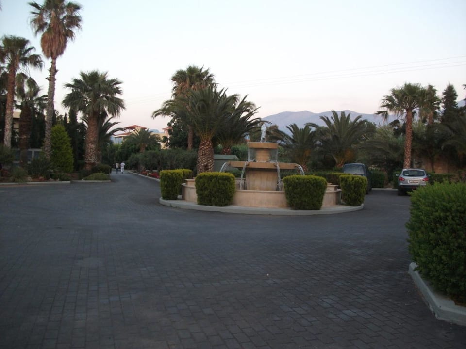 Outside drive Phãea Cretan Malia