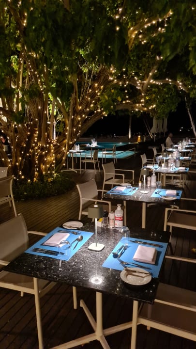 Gastro Outrigger Maldives Maafushivaru Resort