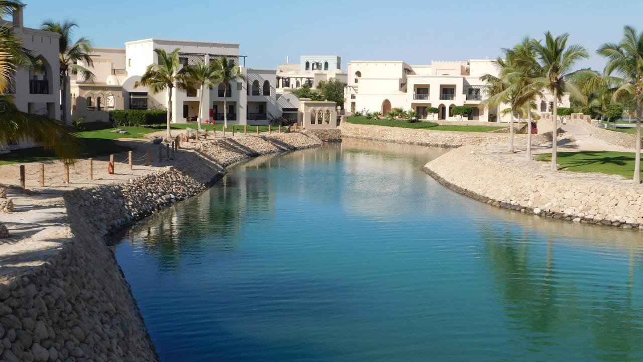 Von Kanälen durchzogen Salalah Rotana Resort