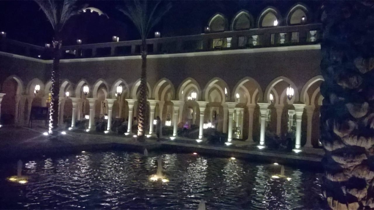 Hier ist Abends veranstaltung Grand Makadi