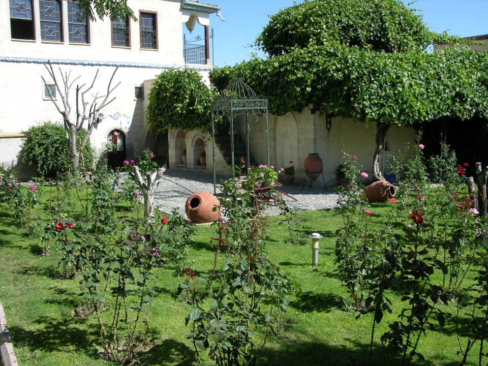 Garten Hotel Sinasos Gül Konaklari
