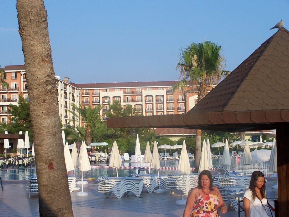 Blick auf die Nachbaranlage Asteria Family Resort Side