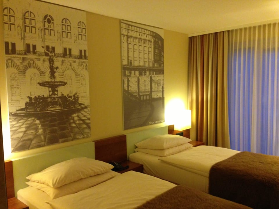 Twin Bed Lindner Hotel Hamburg Am Michel, part of JdV by Hyatt
