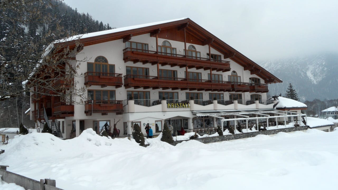 Kristall im Winter Verwöhnhotel Kristall