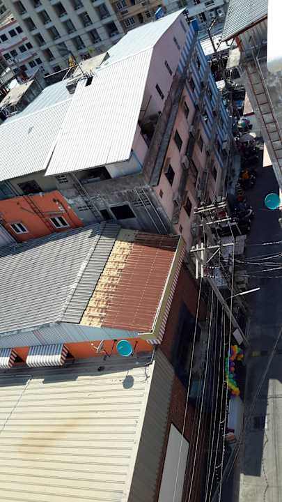 Vom Roofpool des Intimate Hotel gesehen Hotel Fourteen Again