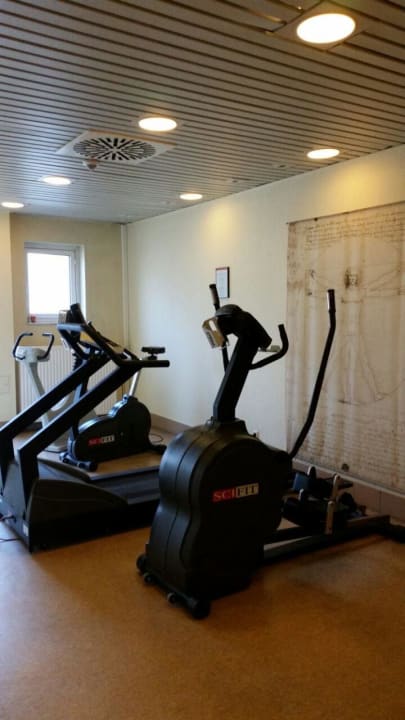 Fitnessbereich H+ Hotel Köln Brühl