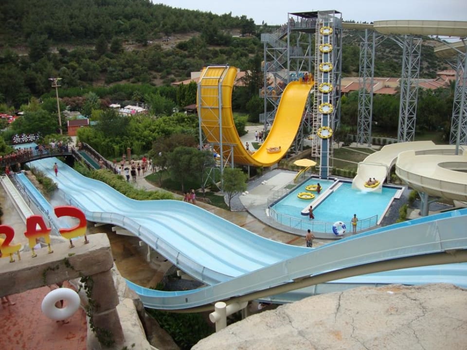 Spaß beim Rutschen Aqua Fantasy Aquapark Hotel & Spa