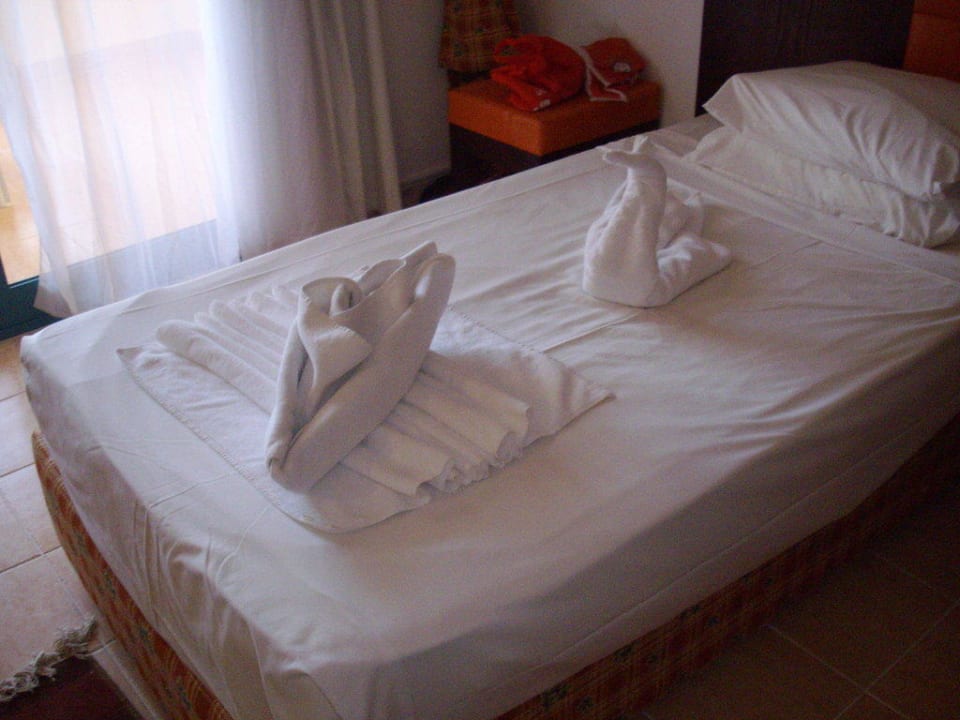 Zimmerdeko von den lieben Putzmännern Pickalbatros Aqua Park Resort - Hurghada