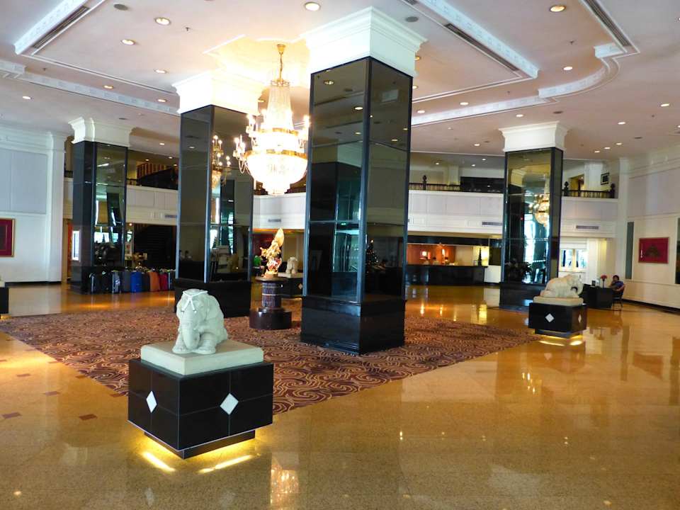 Halle Hotel Holiday Inn Chiangmai