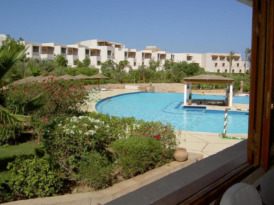 Poolbar Fort Arabesque Resort, Spa & Villas