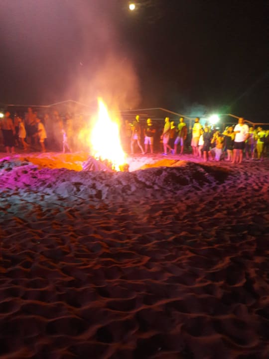 Beachparty Alba Queen Hotel