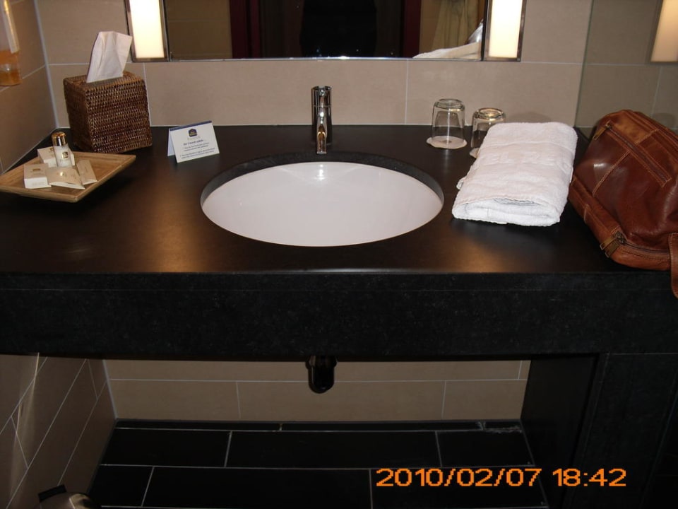 Der Waschtisch im Bad AMERON Köln Hotel Regent