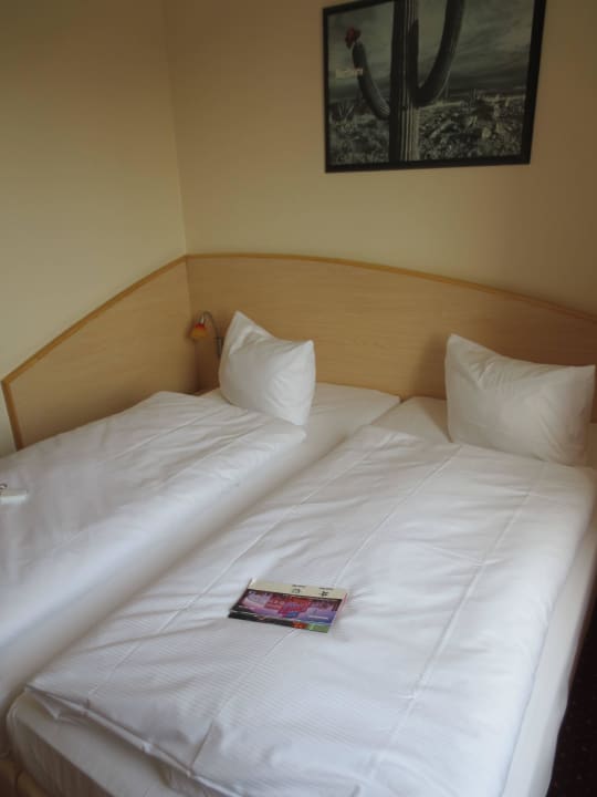 Das Bett PLAZA INN Hamburg Moorfleet