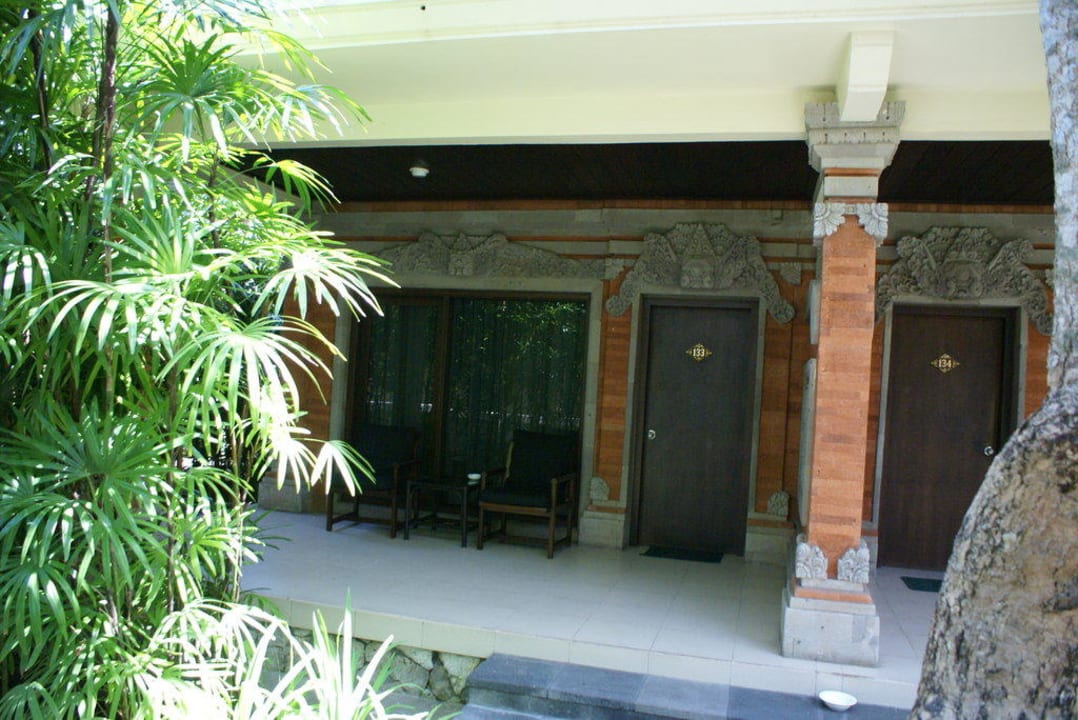 Aussenansicht Beachwing-Zimmer Puri Santrian