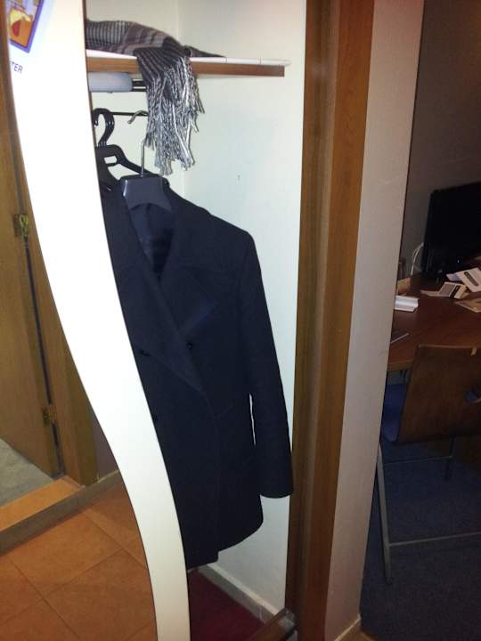 Kleiderschrank Lozenetz Hotel