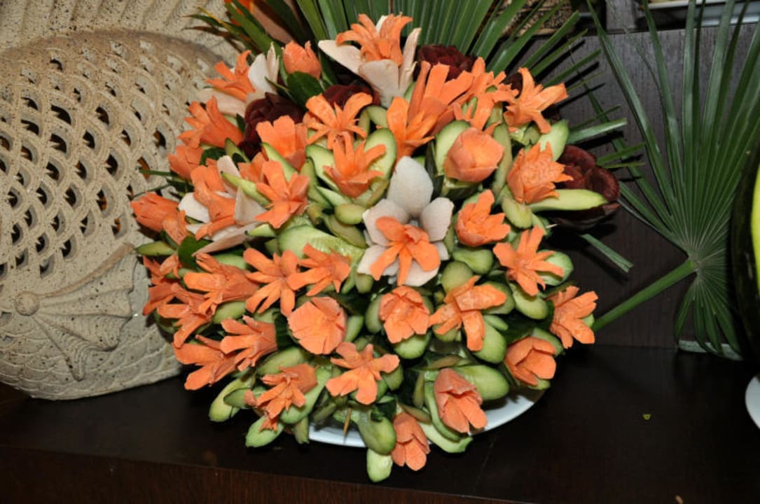 Schnitzerei aus Gemüse Royal Wings Hotel