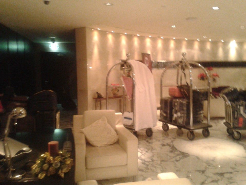 Rezeption / Eingangsbereich Grand Millennium Al Wahda Abu Dhabi