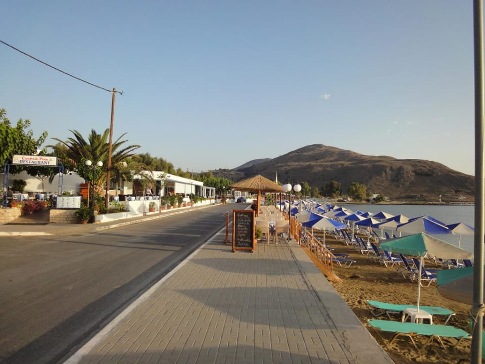 Eingang Restaurant und Strand Corisssia Park Hotel Corissia Princess