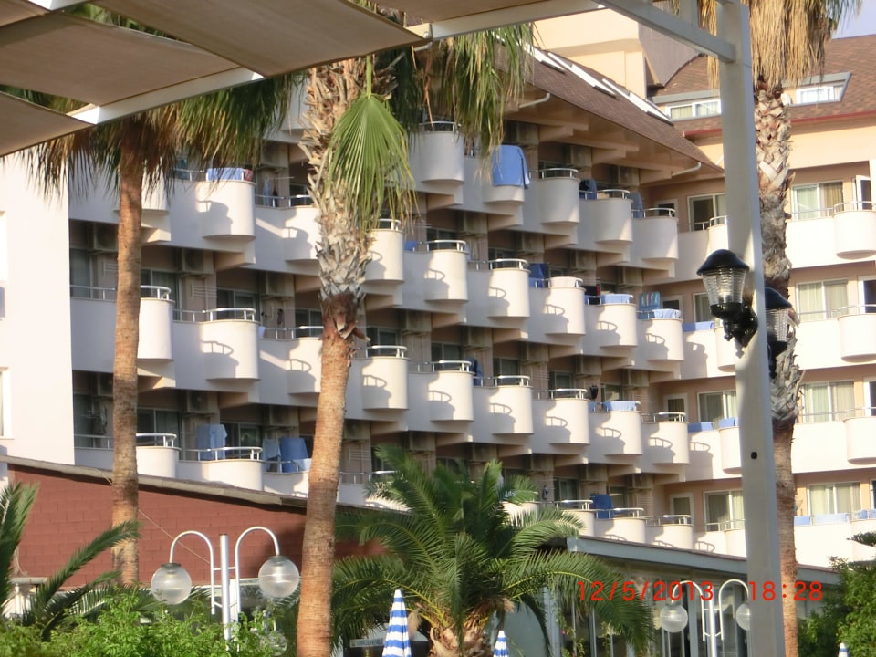 Aussen ansicht auf  Block- B Lonicera Resort & Spa Hotel