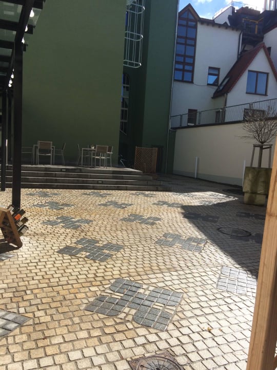 Innenhof zwschen Alt- und Neubau Gasthaus Alte Münze