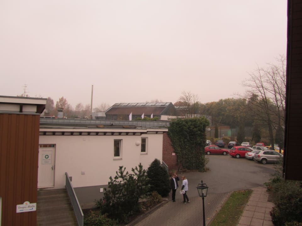 Blick vom Zimmer auf das Innenzentrum/Parkplatz Eurostrand Resort Lüneburger Heide