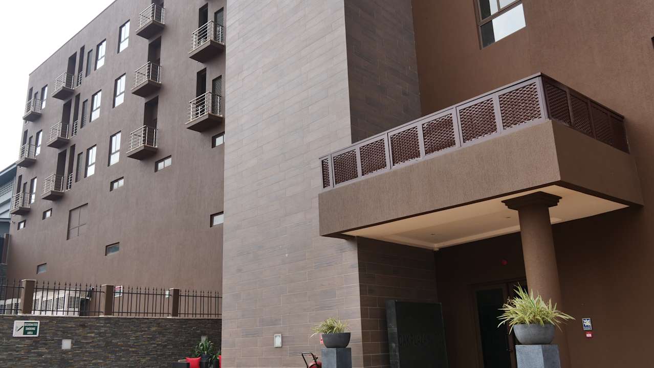 Außenansicht Oak Plaza Suites