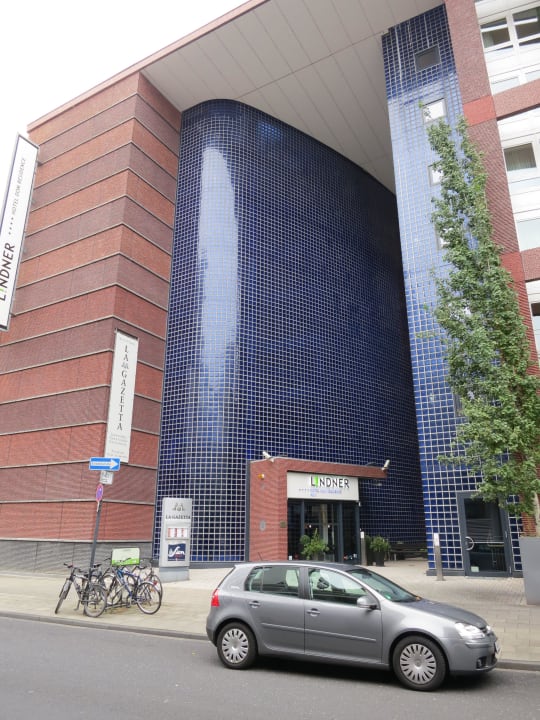 Main Entrance Lindner Hotel Cologne Am Dom, part of JdV by Hyatt