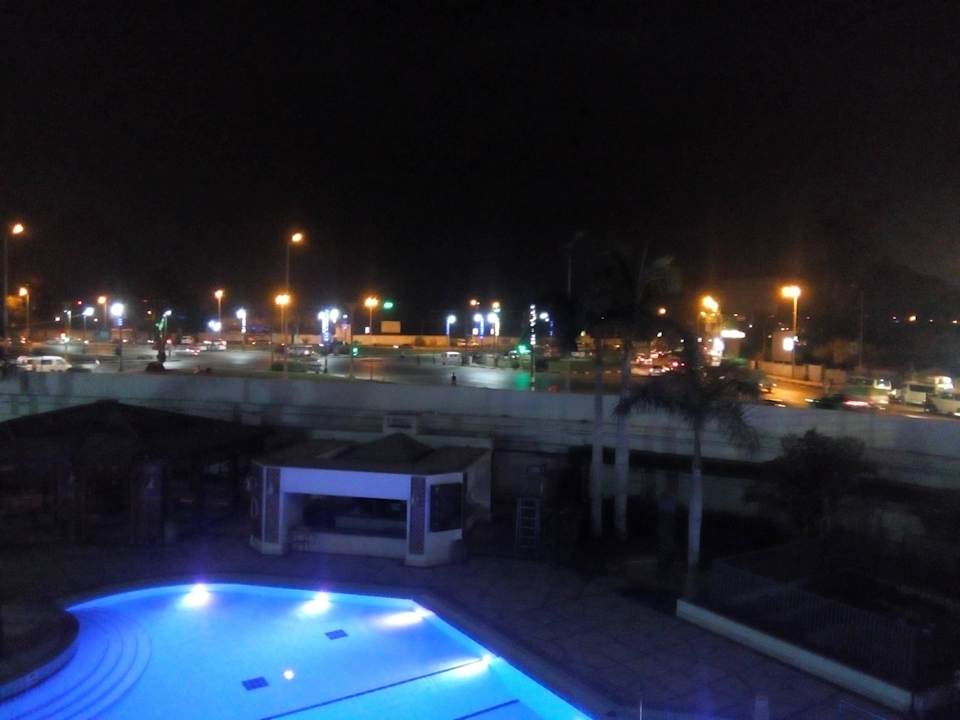 Blick von der Restaurantterrasse Mercure Cairo Le Sphinx