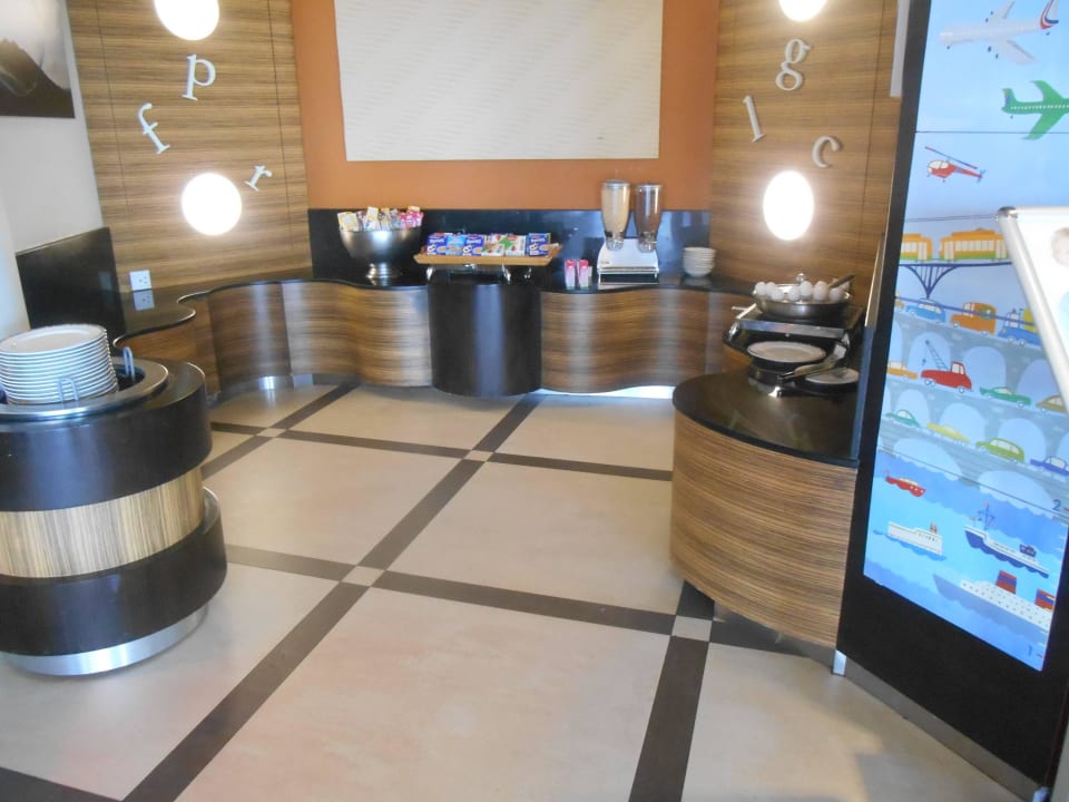 Kinderecke Hotel Le Meridien Al Aqah Beach Resort