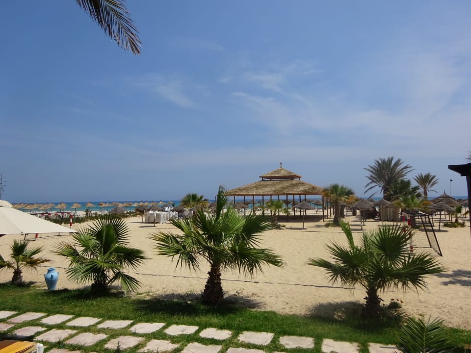 Strand vor dem Hotel Hotel Paradis Palace