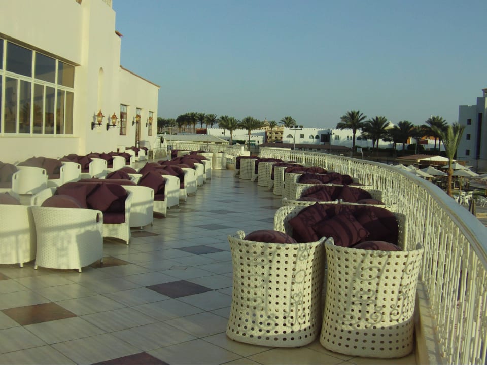 Terrasse an der Lobby  Pickalbatros Dana Beach Resort - Hurghada