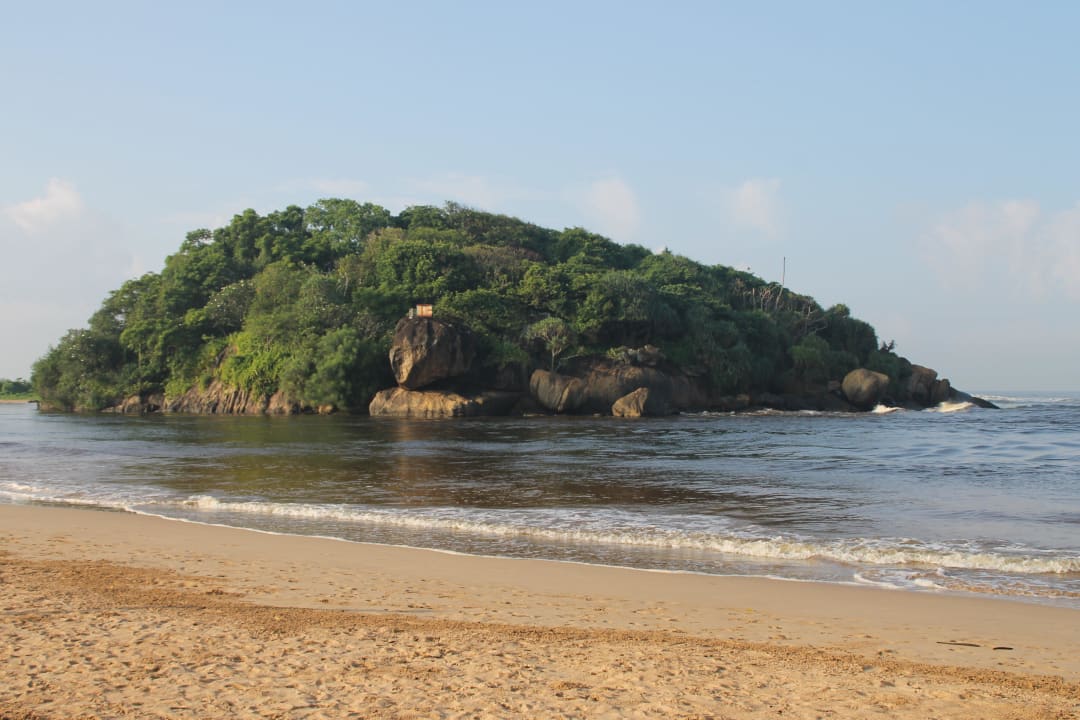 Insel direkt vor dem Hotel Hotel Lanka Princess Ayurveda